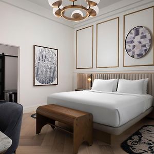 One-Bedroom King Suite